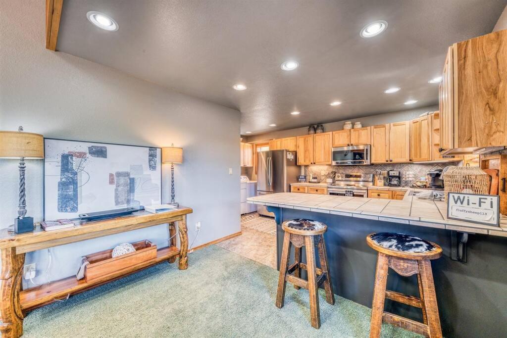 Perk Canyon Hidden Acres-hot Tub-gas Fireplace *