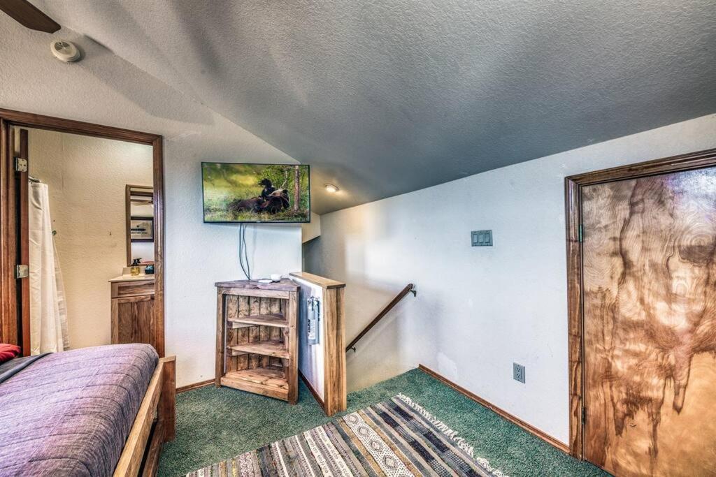 Perk Canyon Hidden Acres-hot Tub-gas Fireplace